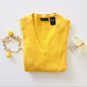 Like 🆕 yellow 🌼 sweater
